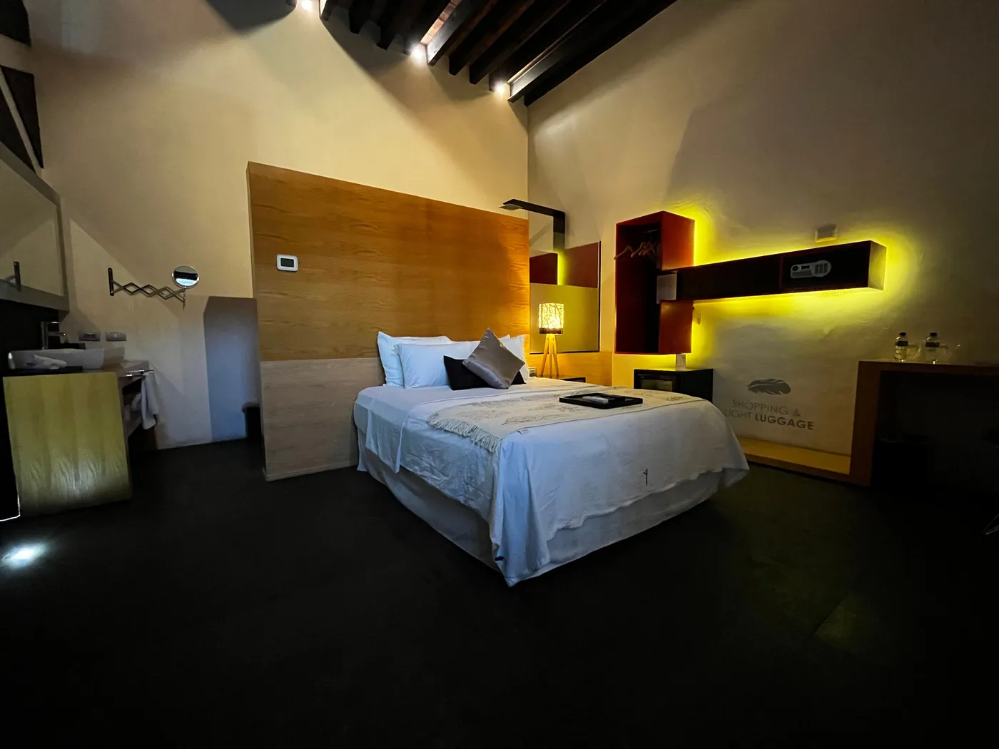 gallery-image-0
