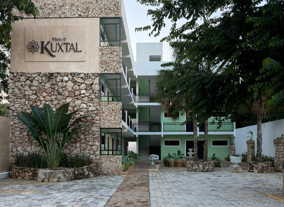 Hotel Kuxtal