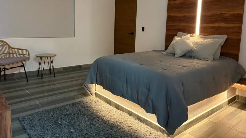 Room image 1
