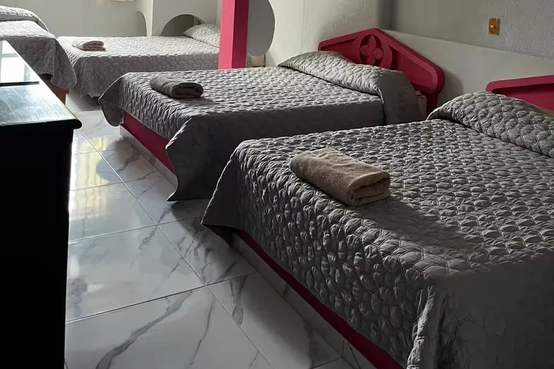 Room image 1