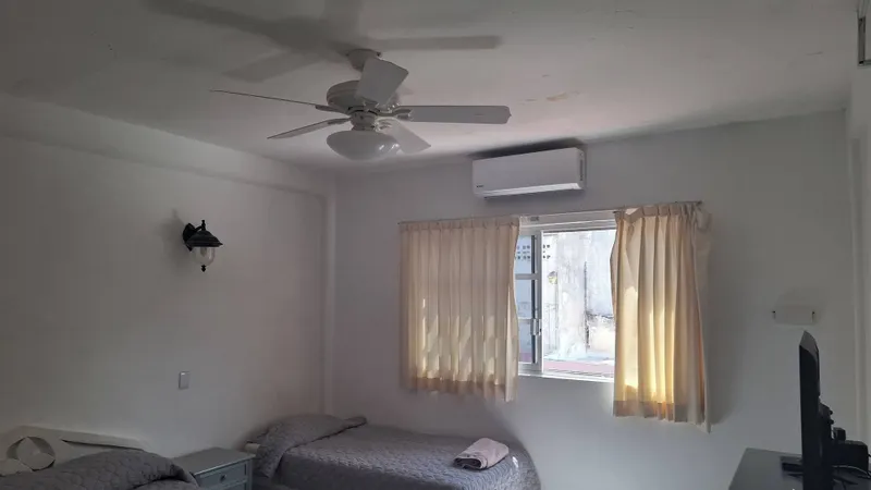 Room image 1