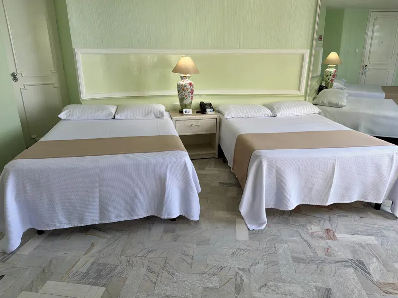 Room image 1