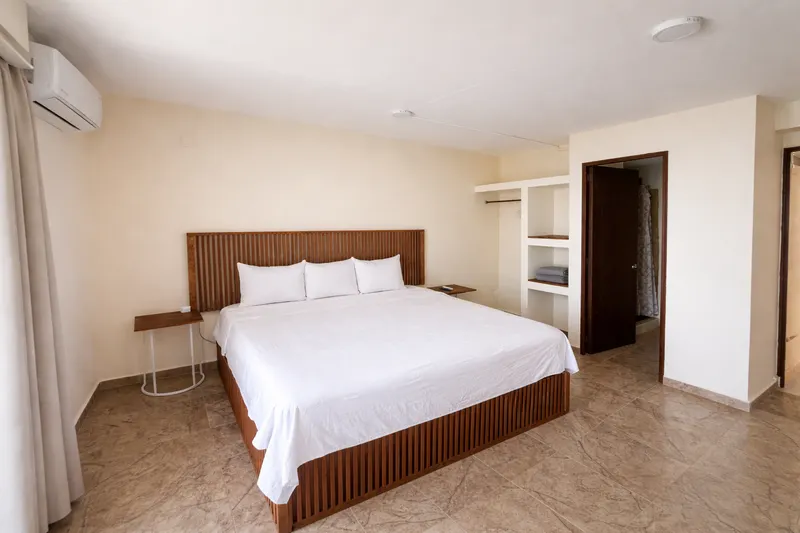 Room image 1