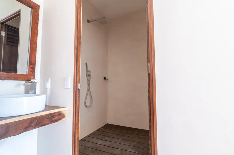 Room image 1