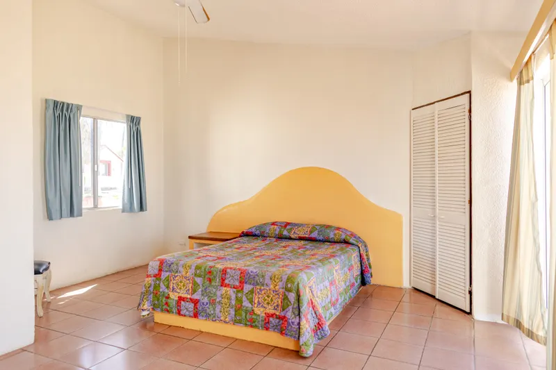 Room image 1
