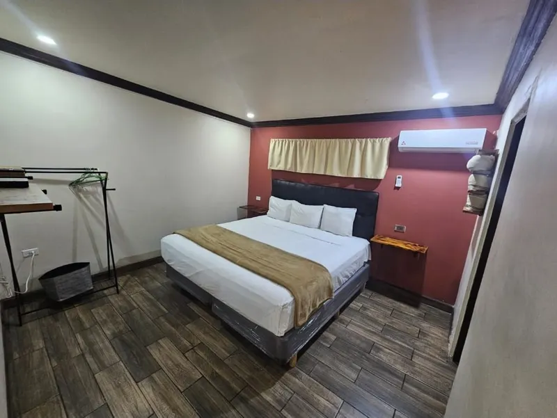 Room image 1